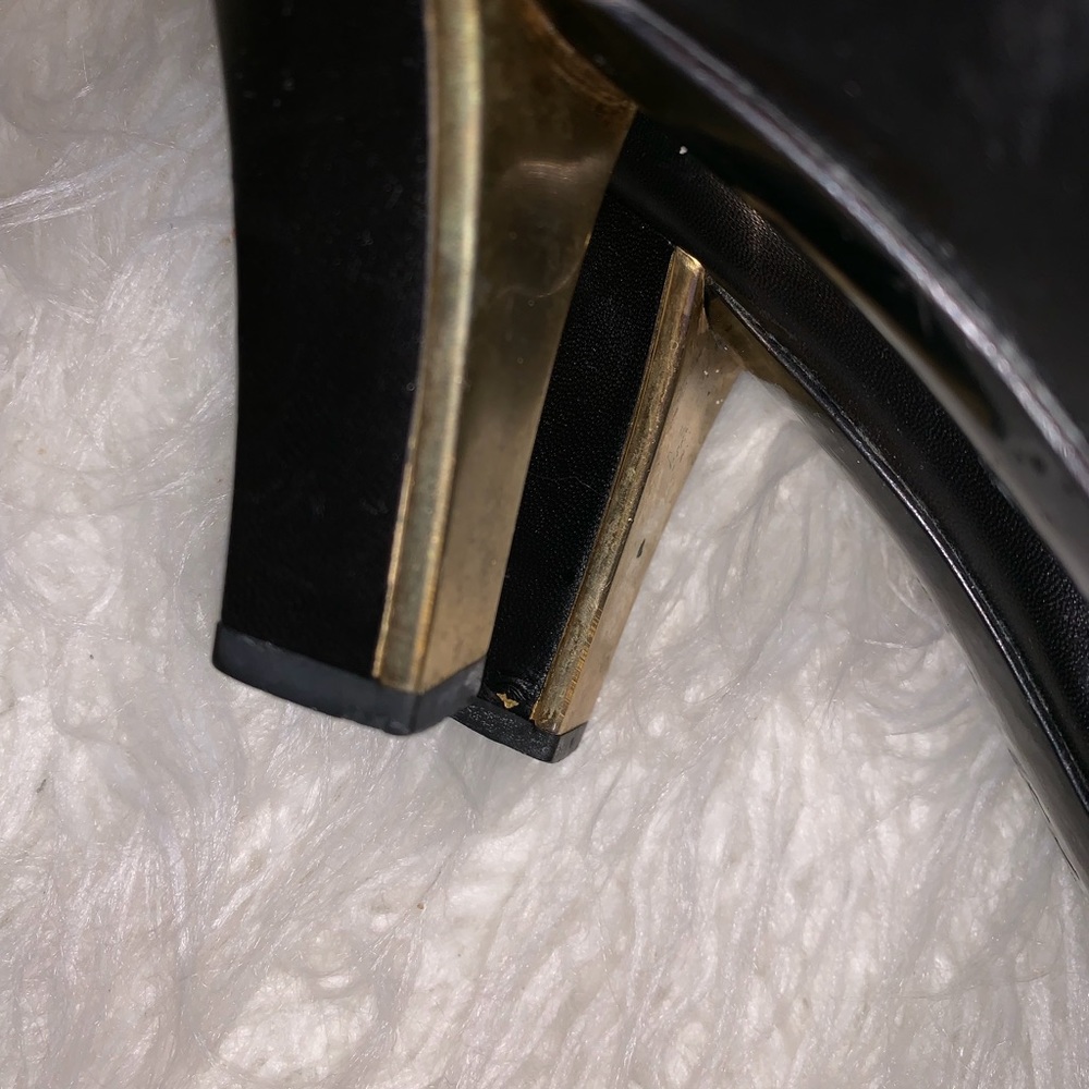 St. John Pumps - Picture 2 of 8